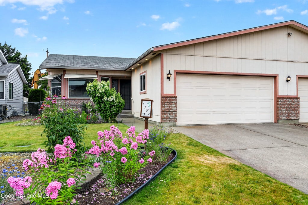 Photo of 1537 Woodlawn DR #1, Hayden, ID 83835 (MLS # 26-7278)