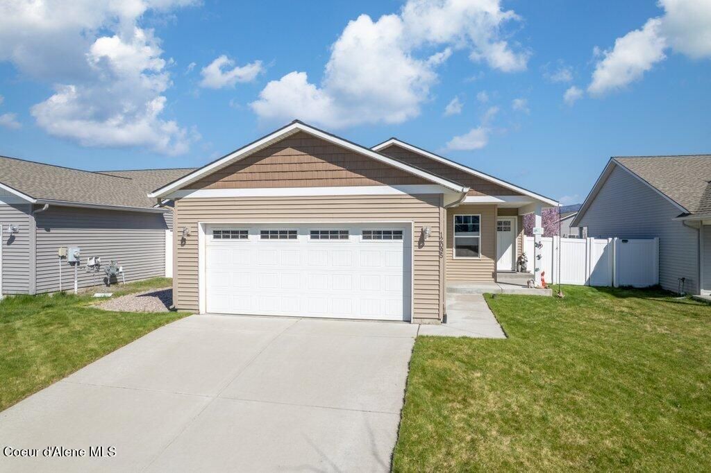 Photo of 12095 Wellington Ave, Post Falls, ID 83854 (MLS # 26-3299)