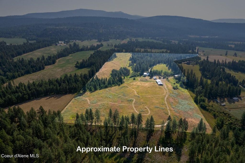 Photo of 963 Pywell Rd, Bonners Ferry, ID 83805 (MLS # 25-10332)