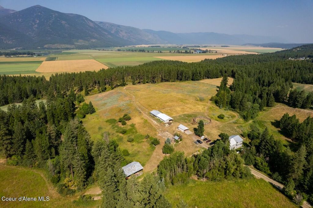 Photo of 963 Pywell Rd, Bonners Ferry, ID 83805 (MLS # 25-10332)