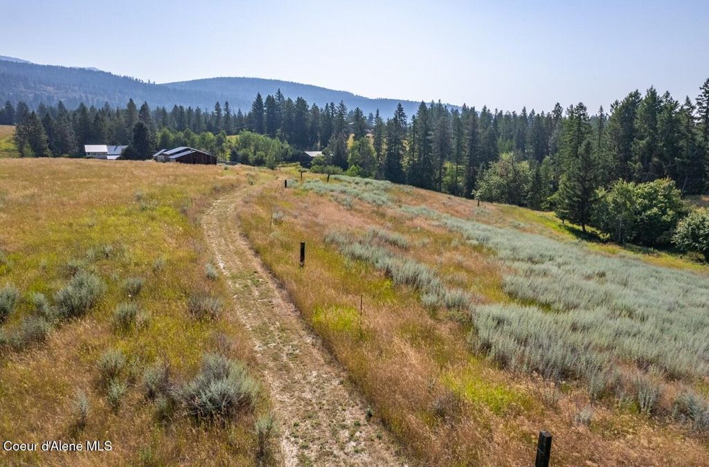 Photo of 963 Pywell Rd, Bonners Ferry, ID 83805 (MLS # 25-10332)