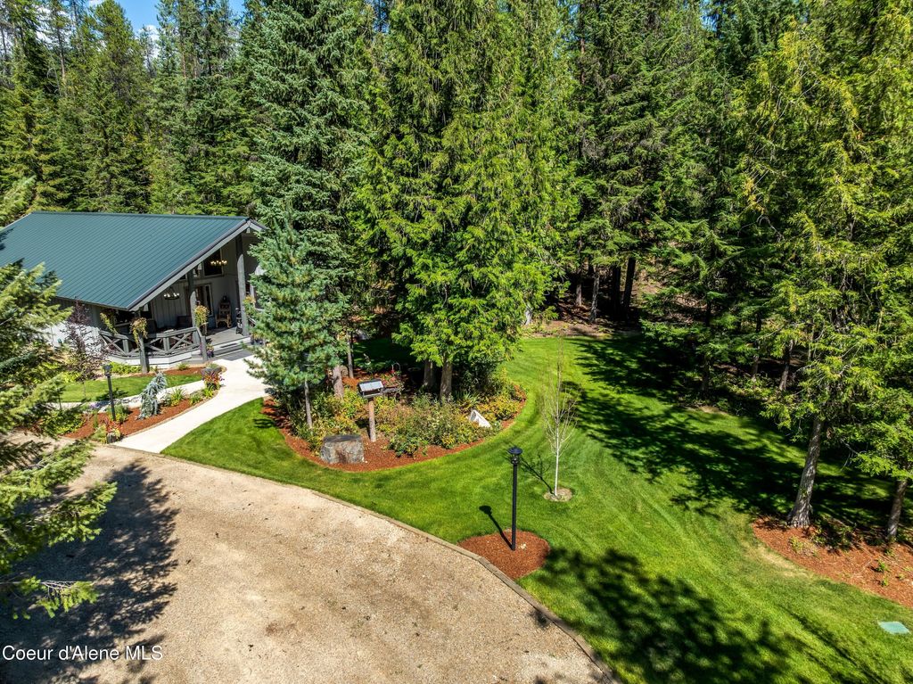 Photo of 2158 Reeder Crk Rd, Nordman, ID 83848 (MLS # 25-8430)