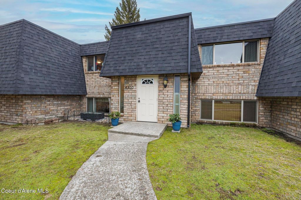 Photo of 4300 Crown Ave, Coeur dAlene, ID 83815 (MLS # 26-214)