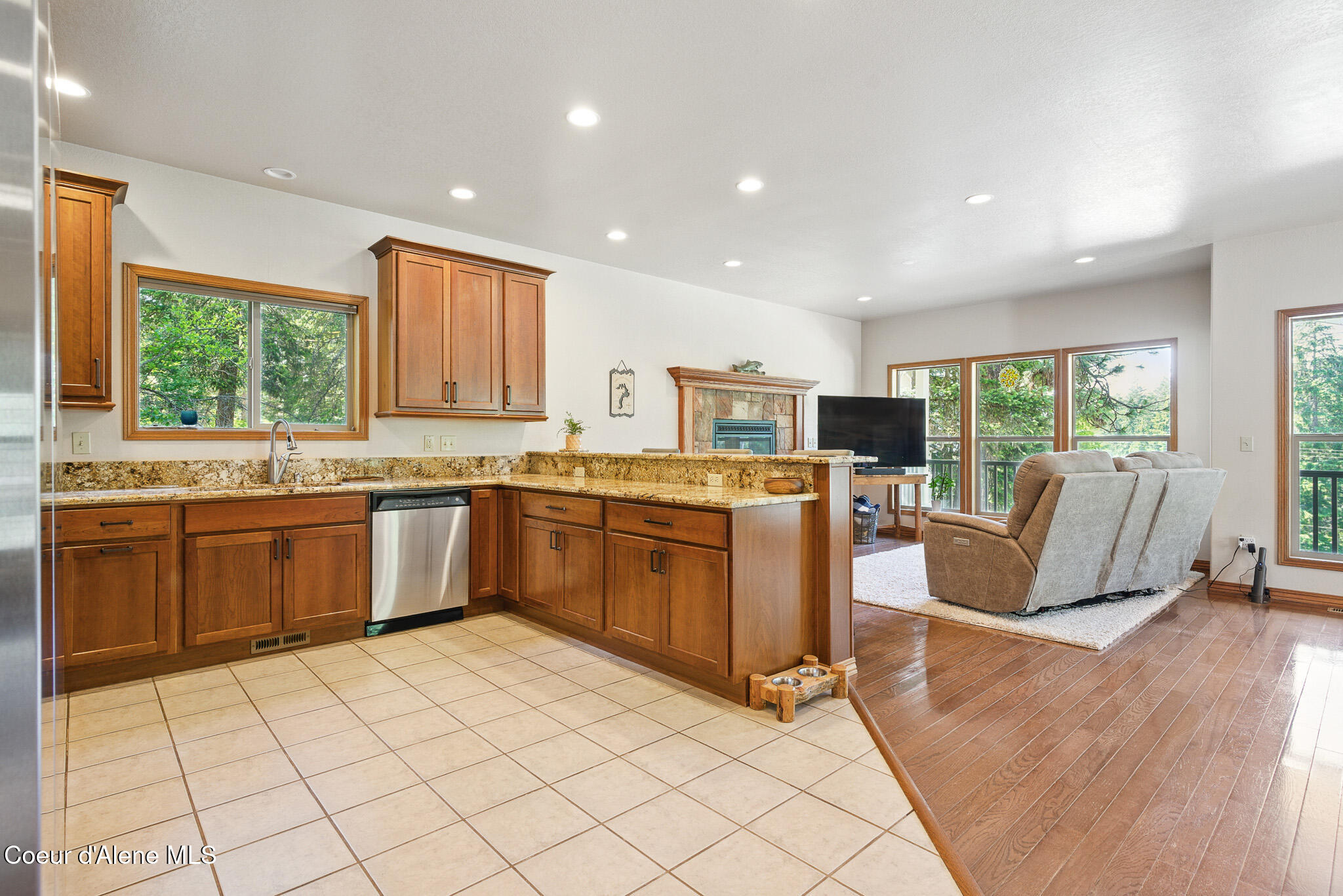21 Midlake Dr, Sagle, Alaska image 10