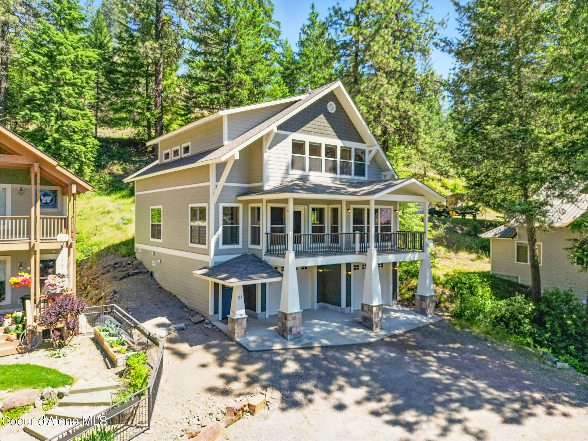 21 Midlake Dr, Sagle, Alaska image 1