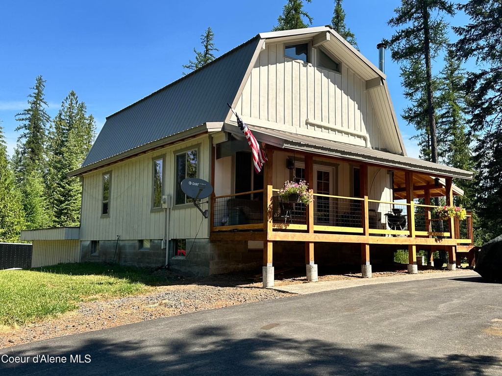 Photo of 77091 Highway 3, St. Maries, ID 83861 (MLS # 25-7289)