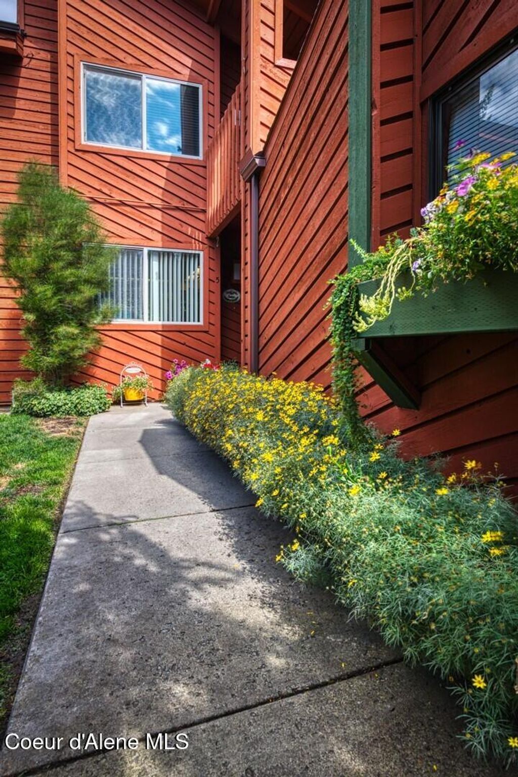 Photo of 5299 Green Ct #5, Rathdrum, ID 83858 (MLS # 25-11217)