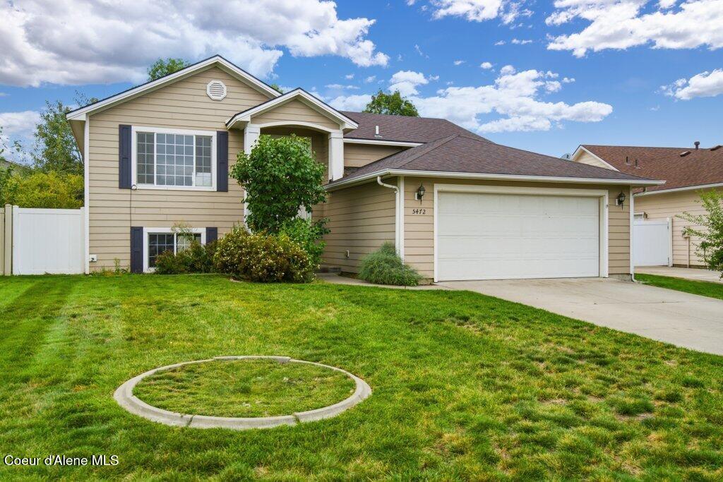 Photo of 5472 Citruswood DR, Post Falls, ID 83854 (MLS # 26-9549)