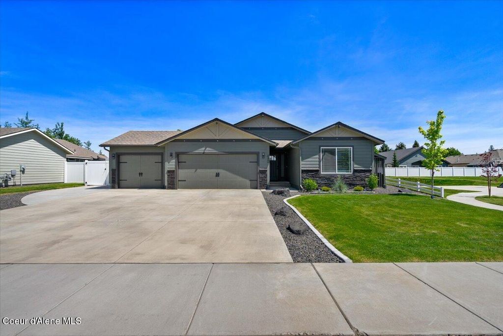 Photo of 10456 Murcia Ln, Hayden, ID 83835 (MLS # 26-4127)