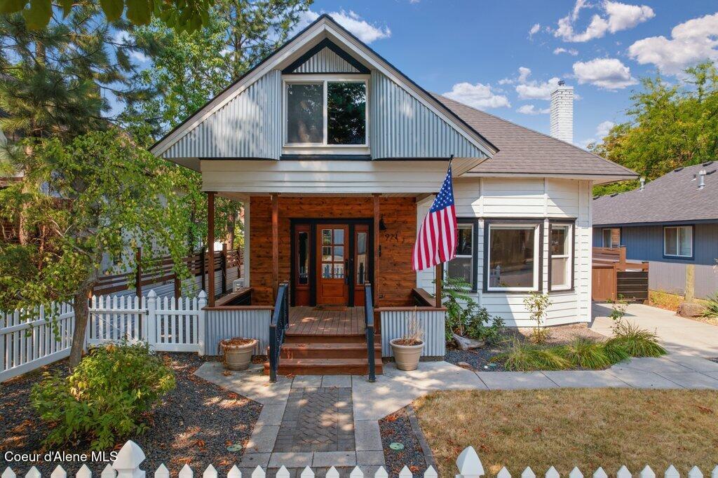 Photo of 921 Front Ave, Coeur dAlene, ID 83814 (MLS # 26-2898)