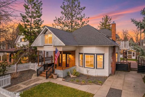 Photo of 921 Front Ave, Coeur dAlene, ID 83814 (MLS # 26-2898)