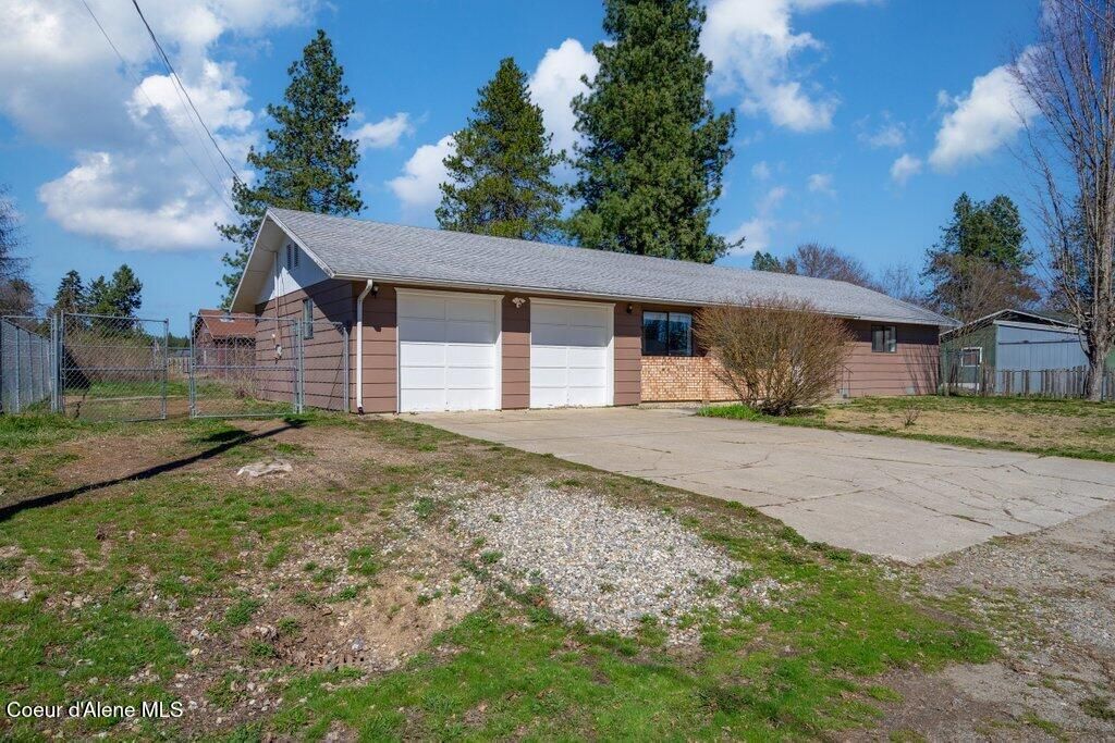 Photo of 411 Jones Ave, Priest River, ID 83856 (MLS # 26-2555)