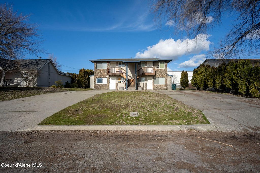 Photo of 119 Borah Ave, Coeur dAlene, ID 83814 (MLS # 26-1243)