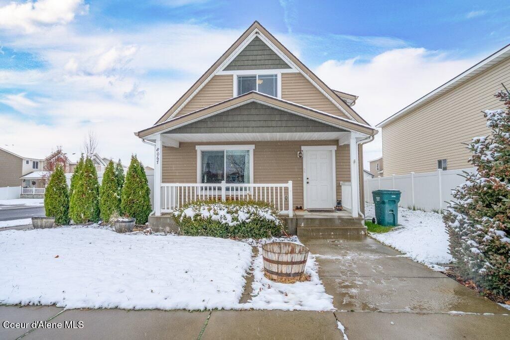 Photo of 8067 CROWN POINTE St, Post Falls, ID 83854 (MLS # 25-11387)