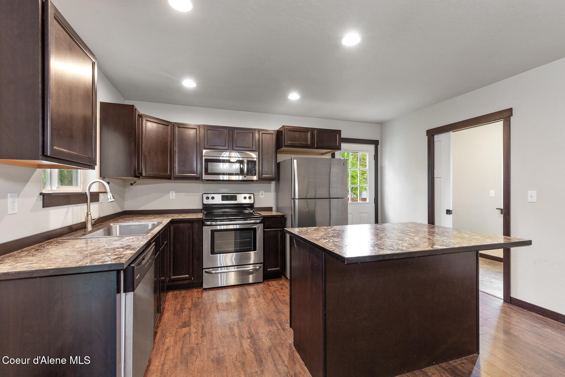 1201 E Locust Ave, Coeur d'Alene, Alaska image 3