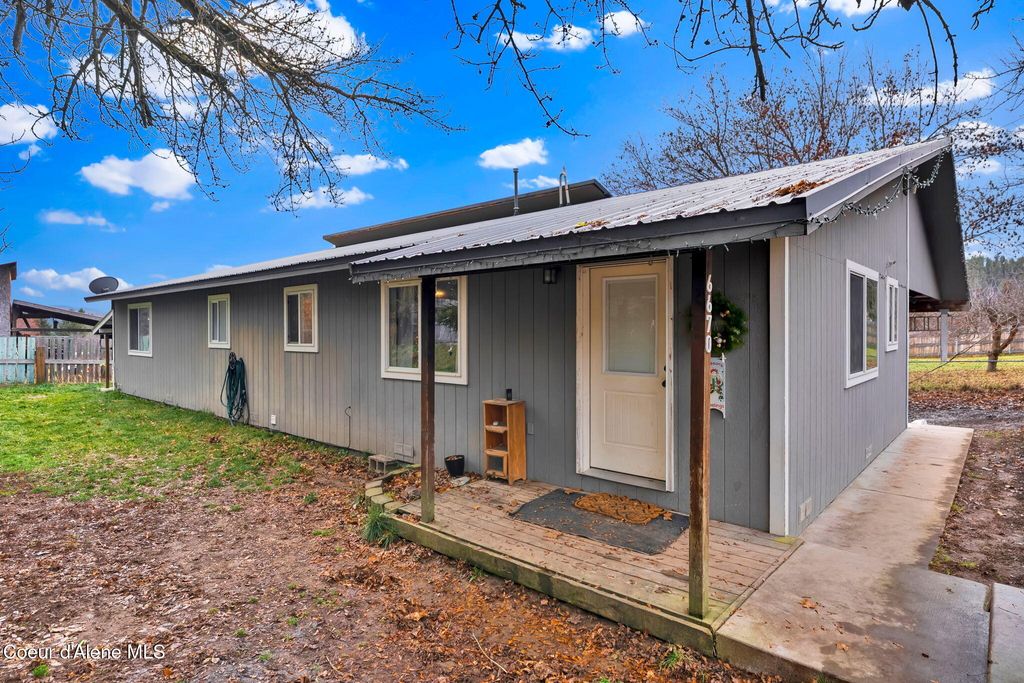 Photo of 6670 Chippewa Dr, Bonners Ferry, ID 83805 (MLS # 25-11641)