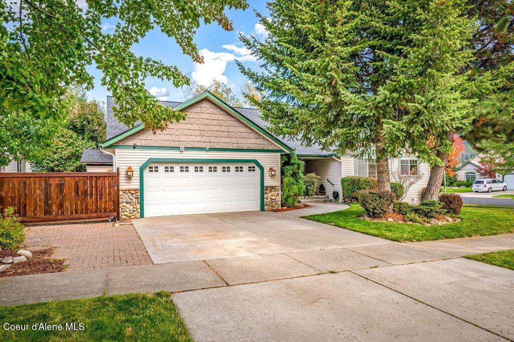 Photo of 1597 Maidenstone DR, Coeur dAlene, ID 83815 (MLS # 26-9702)