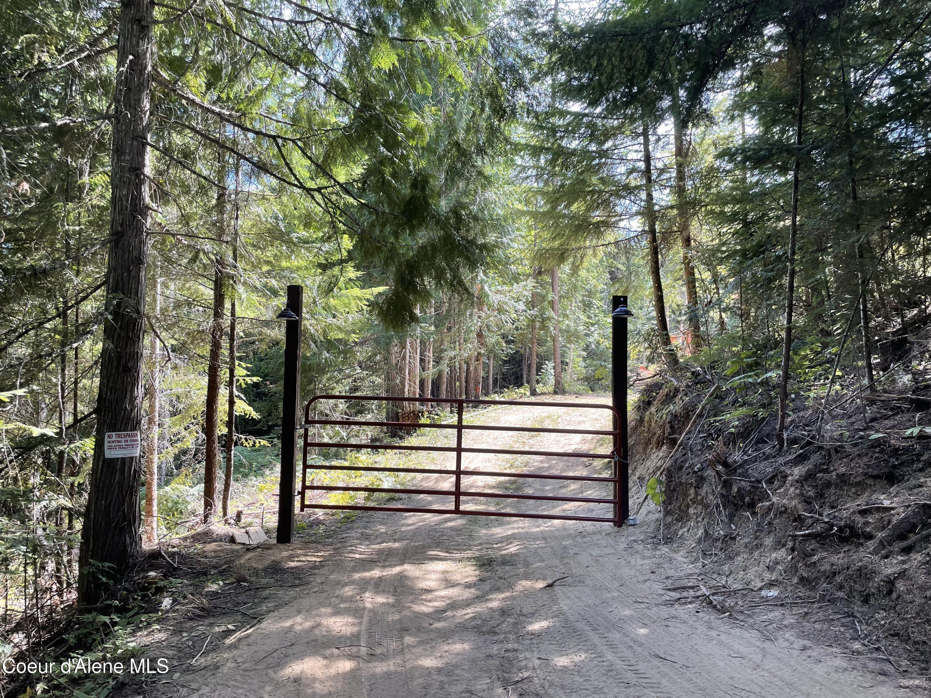 Private Entry Gate