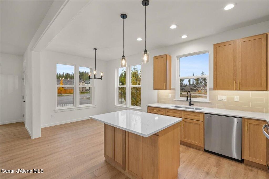 Photo of 335 Grosbeak Ave, Hayden, ID 83835 (MLS # 25-10946)