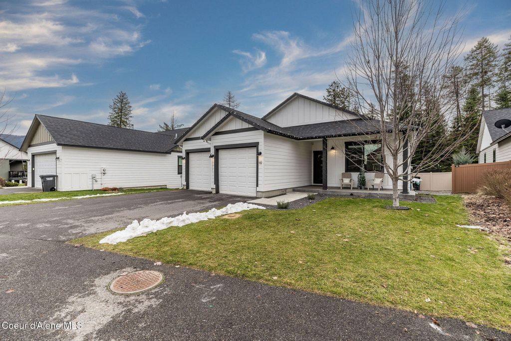 Photo of 102 RIMROCK Ct, Priest River, ID 83856 (MLS # 25-11486)