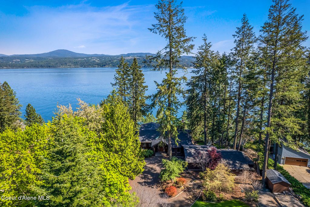 Photo of 2772 Lutherhaven Rd, Coeur dAlene, ID 83814 (MLS # 25-4374)