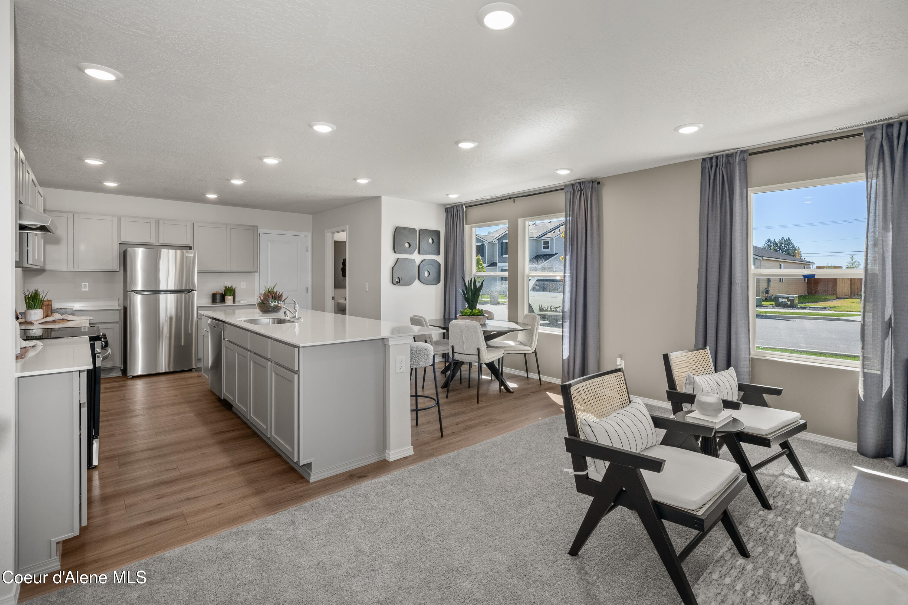 Hayden, Idaho 83835, United States, 4 Bedrooms Bedrooms, ,3 BathroomsBathrooms,Residential,Pending,93487