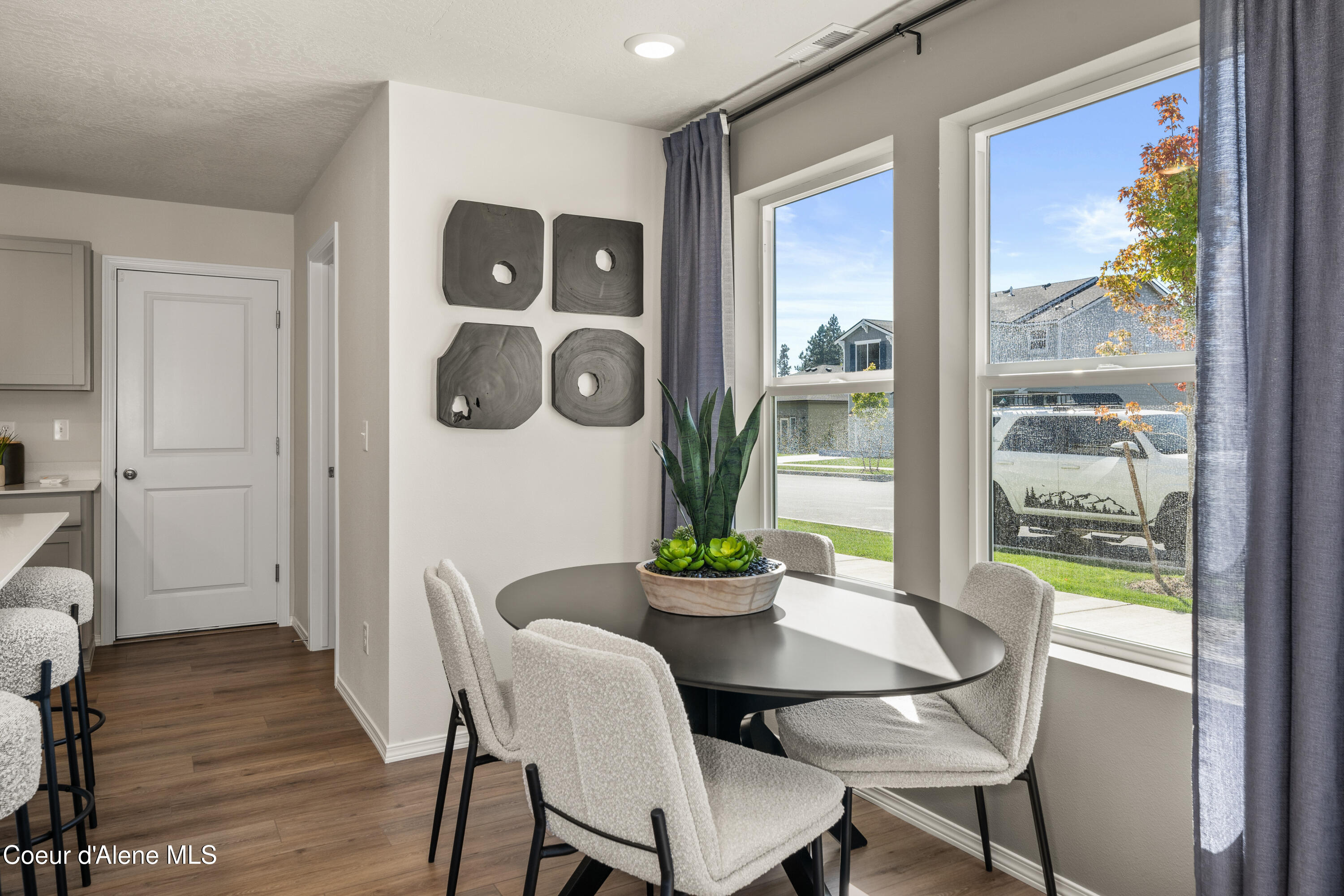 Hayden, Idaho 83835, United States, 4 Bedrooms Bedrooms, ,3 BathroomsBathrooms,Residential,Pending,93487