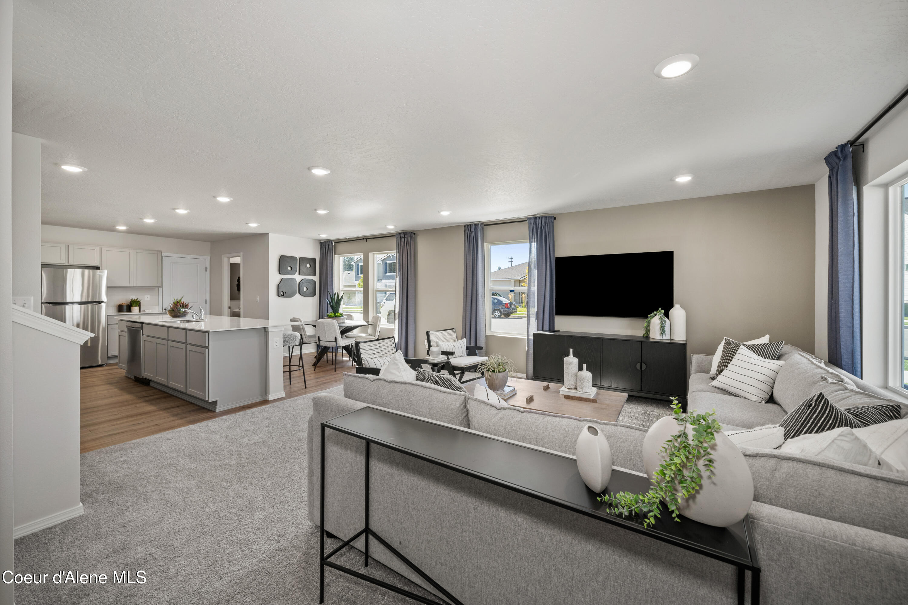 Hayden, Idaho 83835, United States, 4 Bedrooms Bedrooms, ,3 BathroomsBathrooms,Residential,Pending,93487