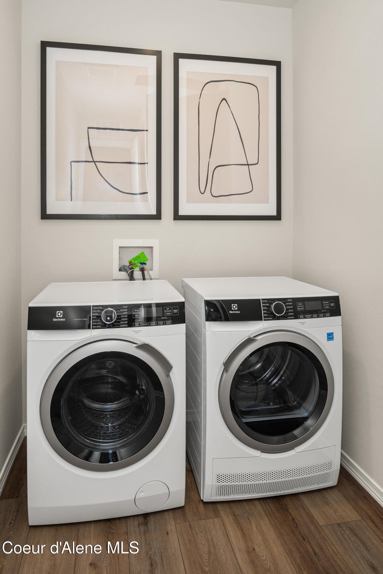 Hayden, Idaho 83835, United States, 4 Bedrooms Bedrooms, ,3 BathroomsBathrooms,Residential,Pending,93487