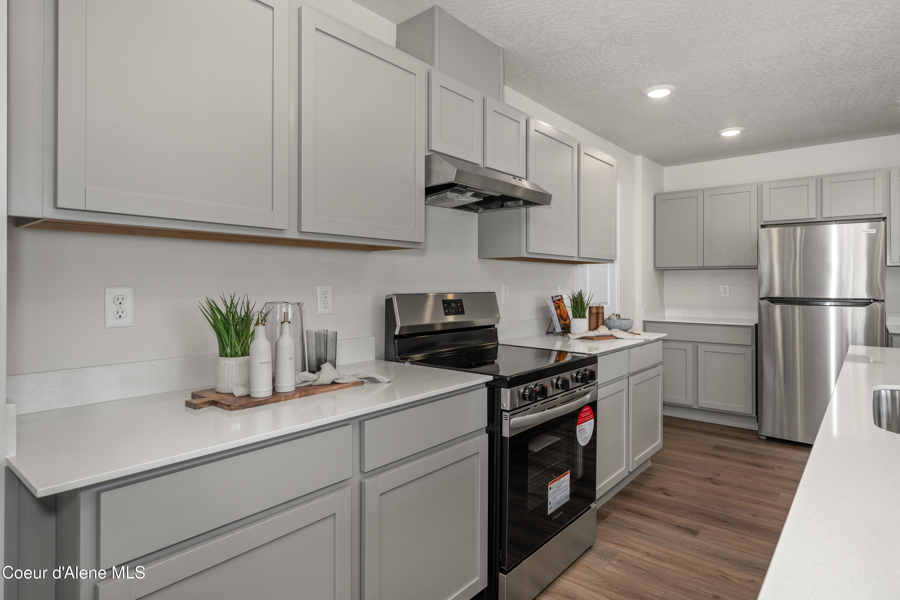 Hayden, Idaho 83835, United States, 4 Bedrooms Bedrooms, ,3 BathroomsBathrooms,Residential,Pending,93487