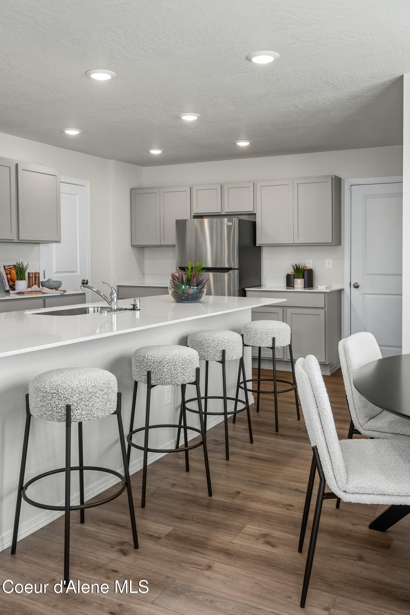 Hayden, Idaho 83835, United States, 4 Bedrooms Bedrooms, ,3 BathroomsBathrooms,Residential,Pending,93487