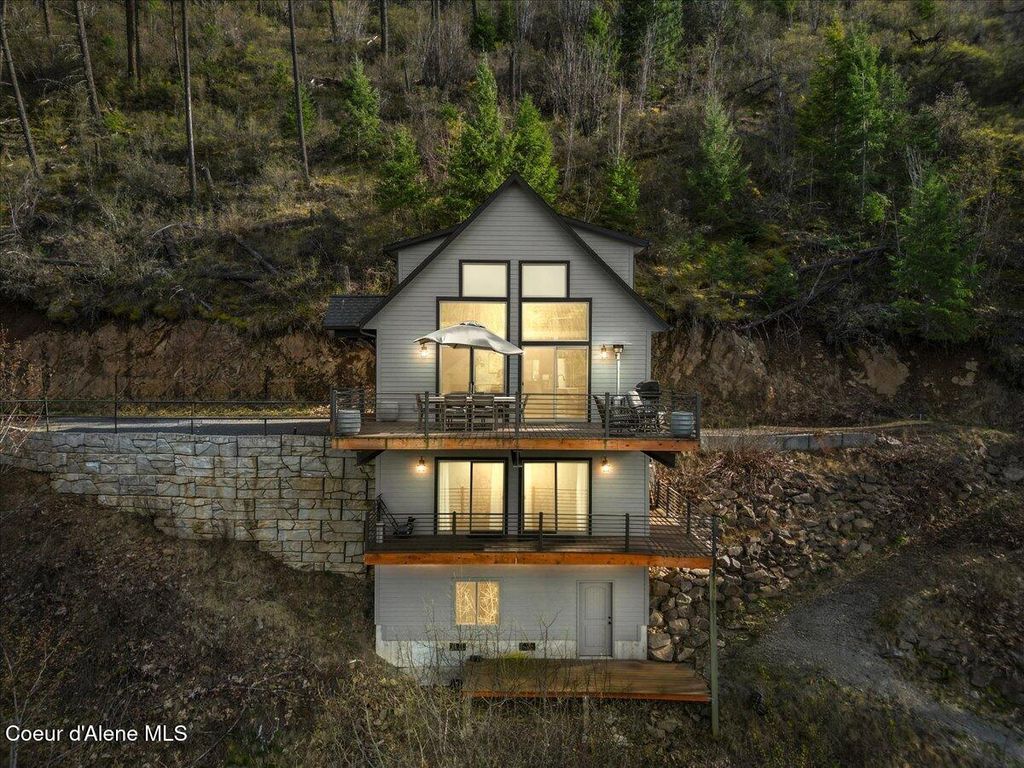 Photo of 7809 Bridger Trl, Harrison, ID 83833 (MLS # 26-2950)