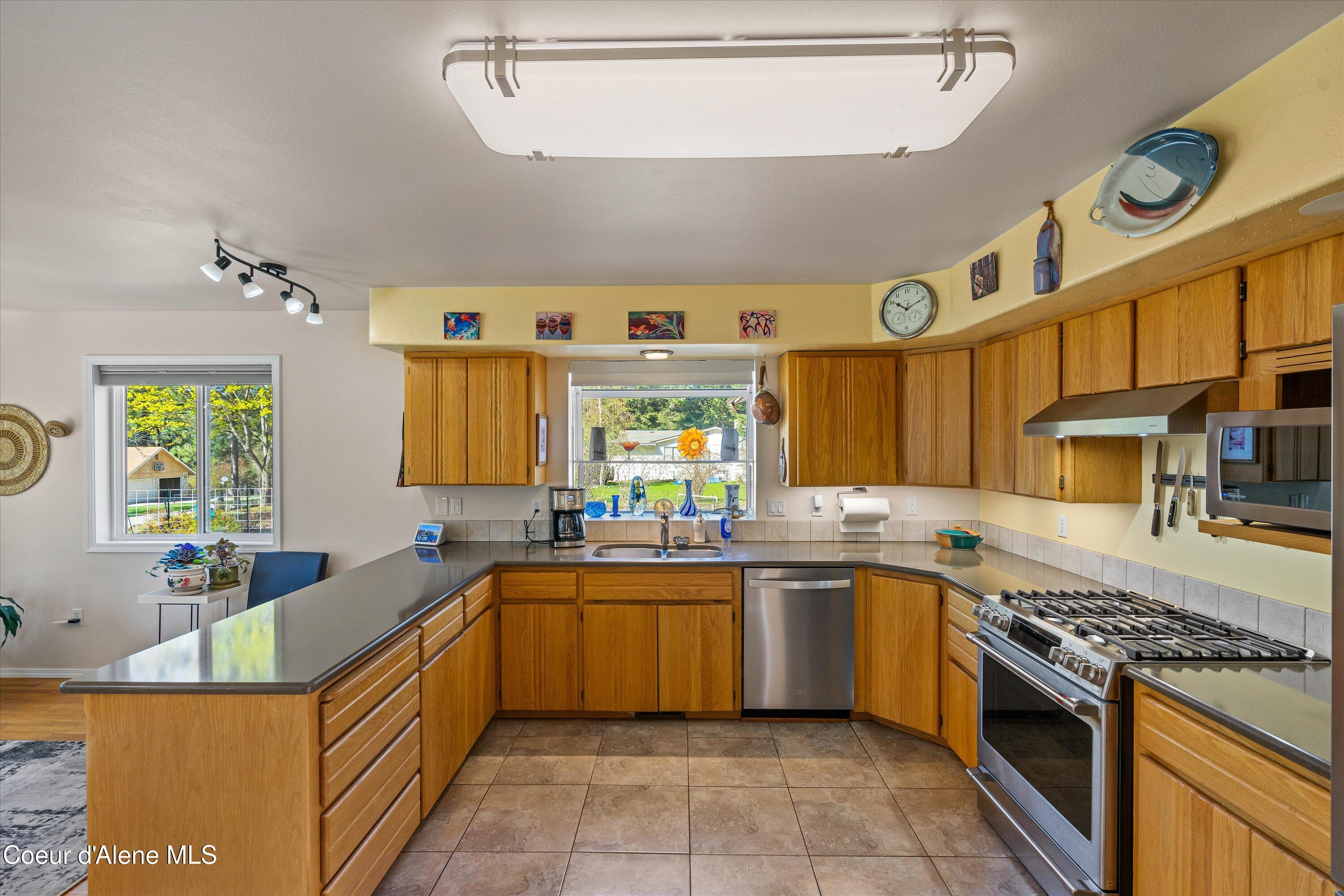 16691 W Hollister Hills Dr, Hauser, Alaska image 23