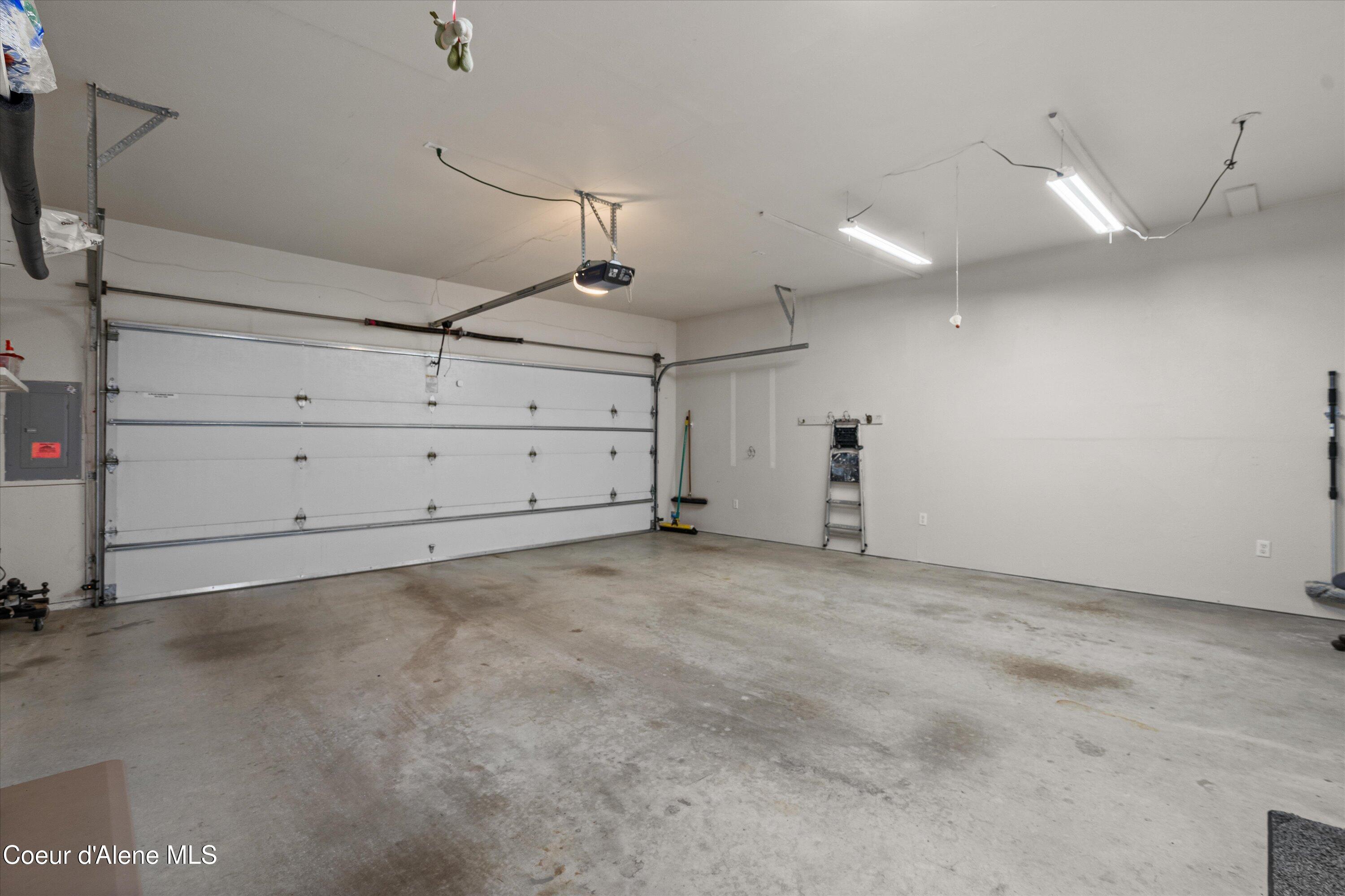 16691 W Hollister Hills Dr, Hauser, Alaska image 50