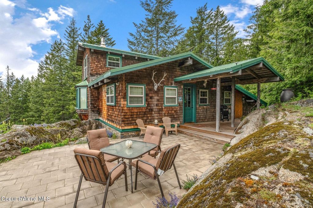 Photo of 1298 Raven Ridge Ridge, Sandpoint, ID 83864 (MLS # 26-4290)