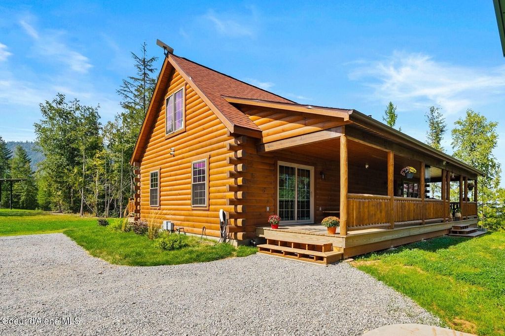Photo of 452 Ruby Creek Creek, Naples, ID 83847 (MLS # 25-9470)