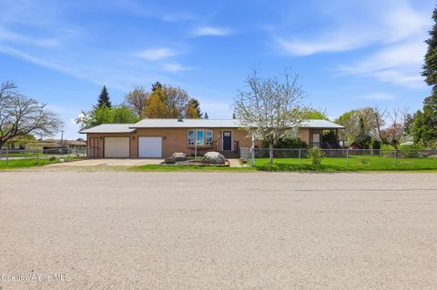 Photo of 468 Helen Ave, Hayden, ID 83835 (MLS # 26-4133)