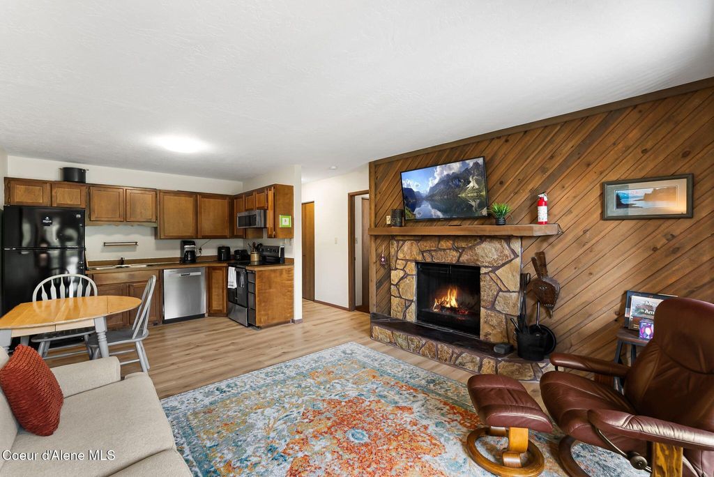 Photo of 90 Stella LN # 204, Sandpoint, ID 83864 (MLS # 26-4474)