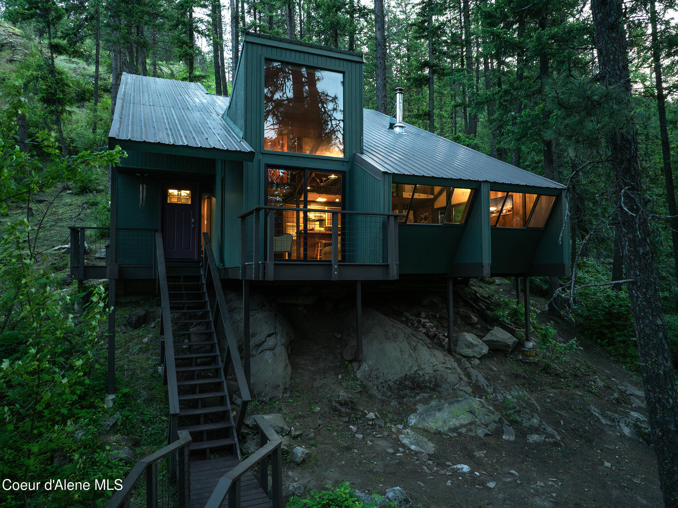 852 S Woodland Dr, Sandpoint, Alaska image 1