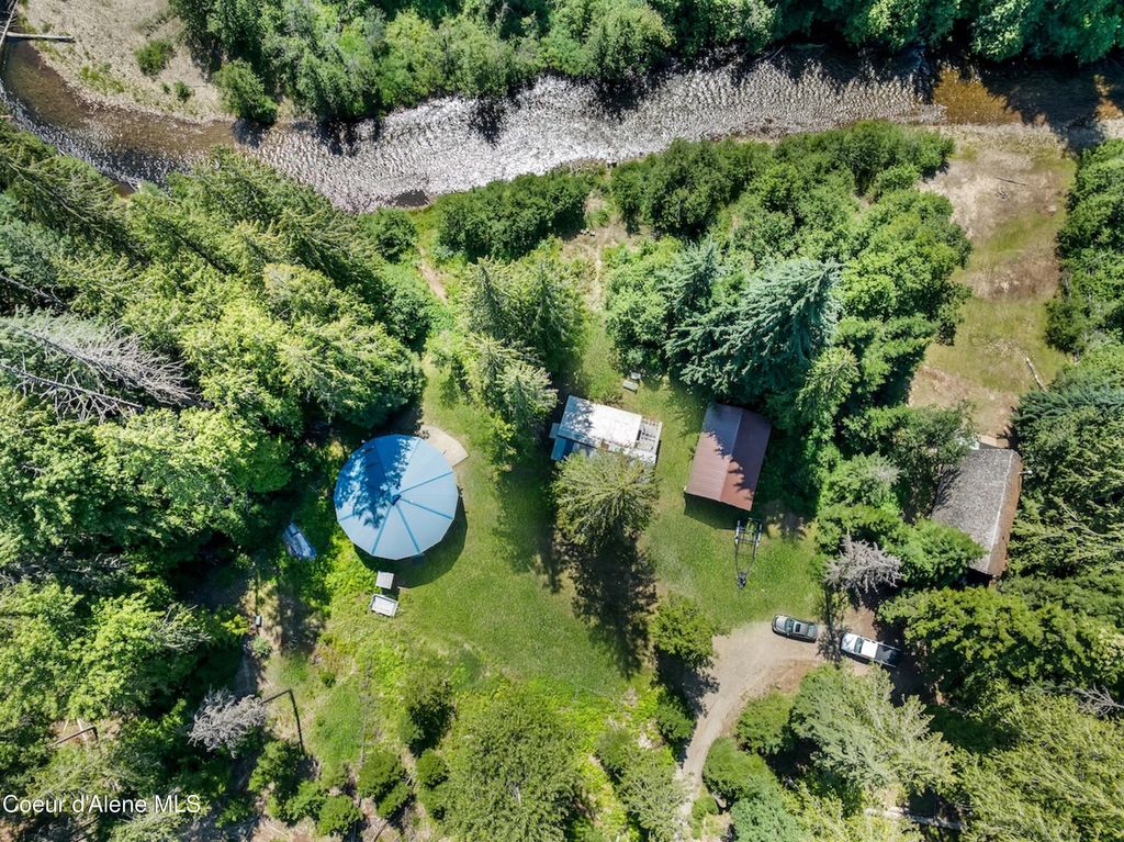 Photo of 316 Granite Creek Rd Rd, Nordman, ID 83848 (MLS # 25-7490)