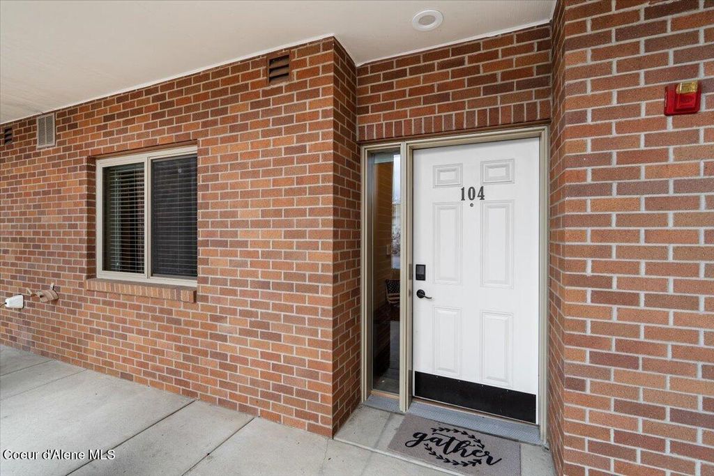 Photo of 415 WATERSIDE Dr #104, Post Falls, ID 83854 (MLS # 25-10908)