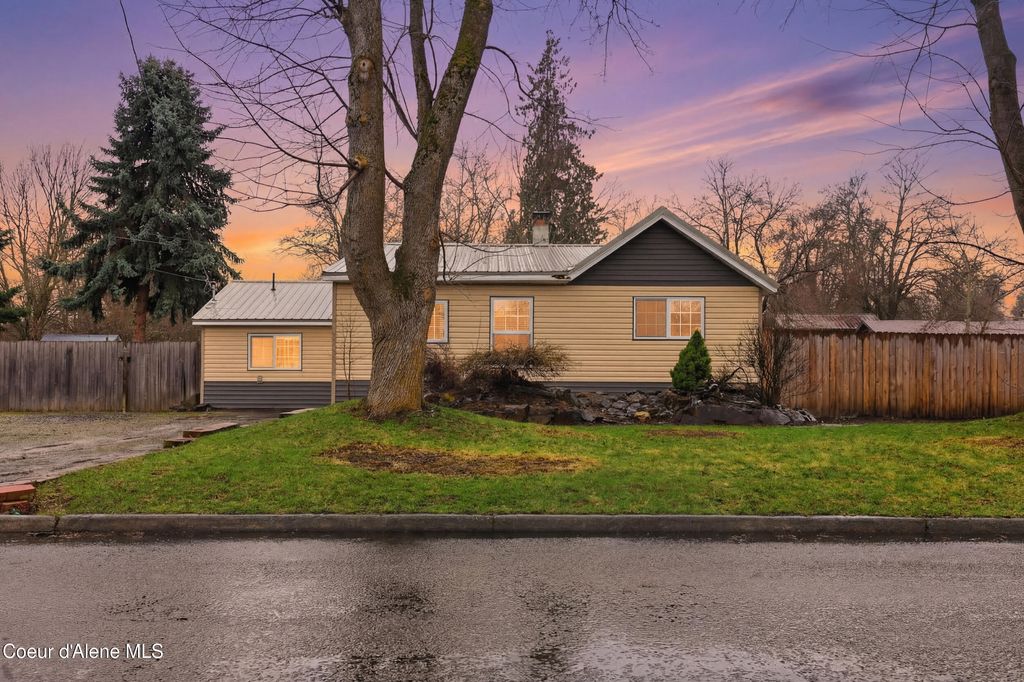 Photo of 714 Davidson, Coeur dAlene, ID 83814 (MLS # 26-2206)