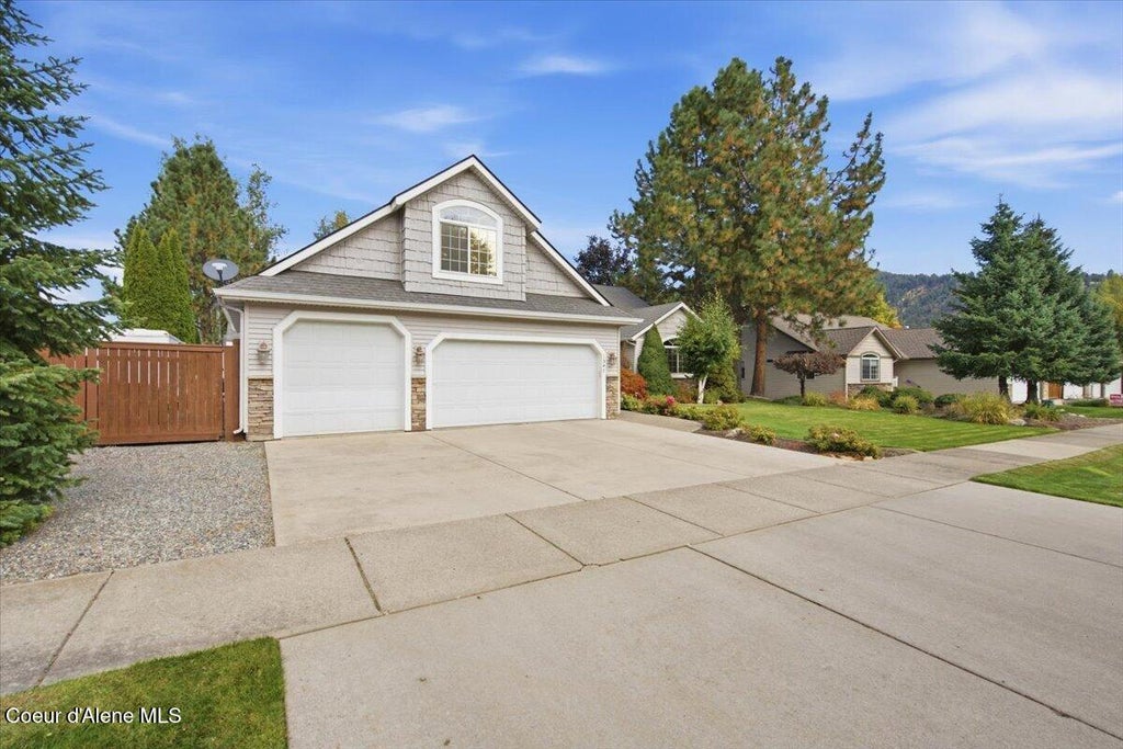 Photo of 1547 Pembrook DR, Coeur dAlene, ID 83815 (MLS # 26-10326)