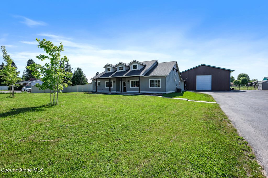 Photo of 9101 Chateaux Dr, Hayden, ID 83835 (MLS # 25-5518)