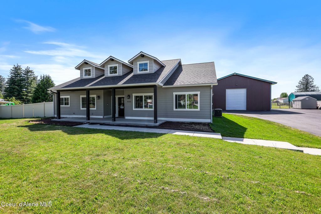 Photo of 9101 Chateaux Dr, Hayden, ID 83835 (MLS # 25-5518)