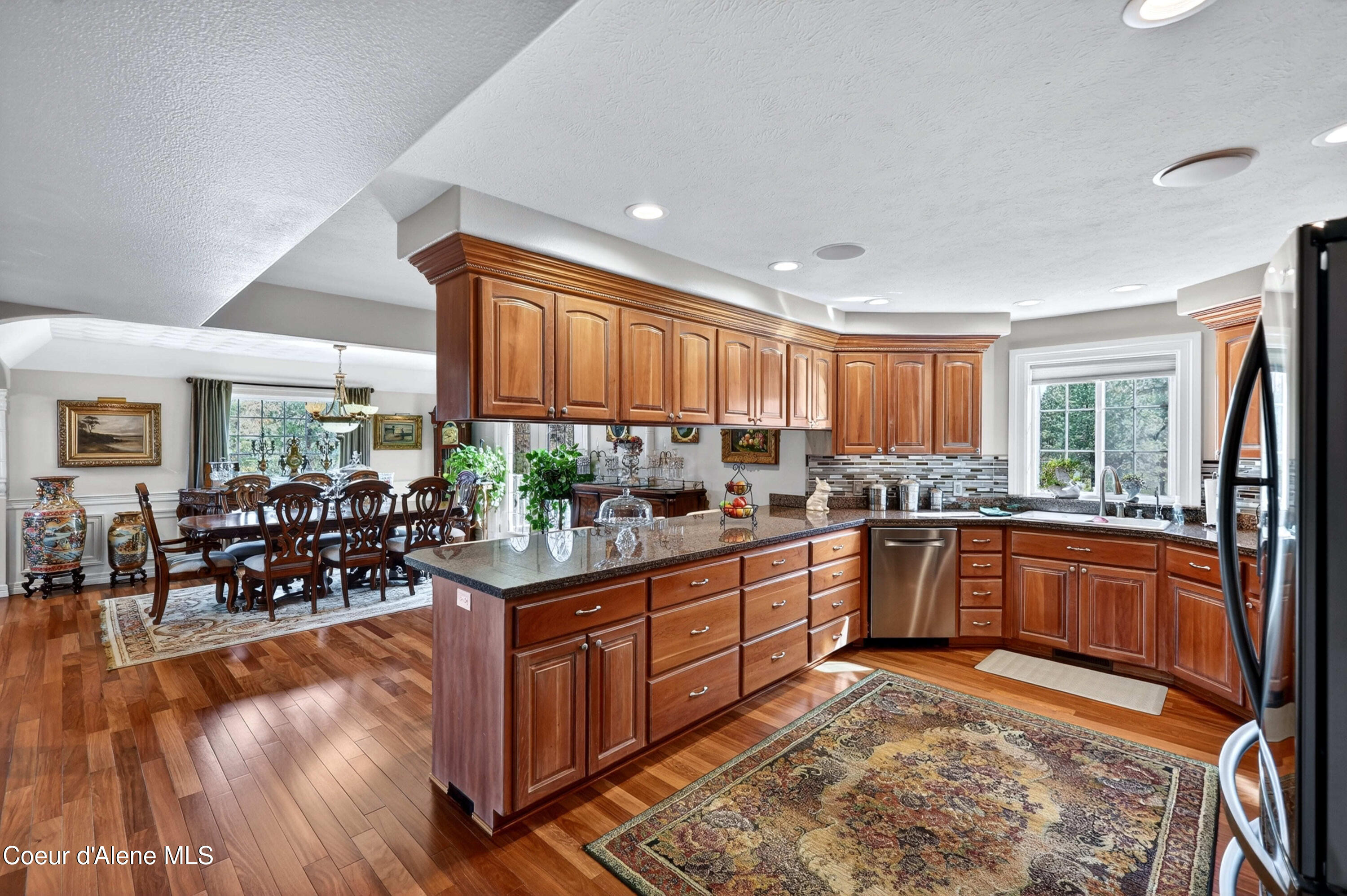 Medical Lake, Washington, 99022, United States, 5 Bedrooms Bedrooms, ,5 BathroomsBathrooms,Residential,Active,2043443