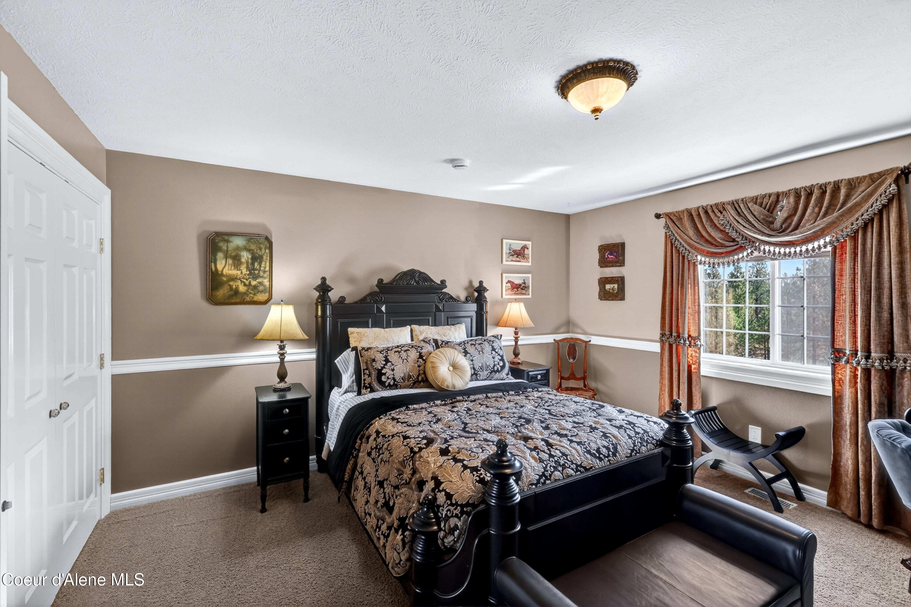 Medical Lake, Washington, 99022, United States, 5 Bedrooms Bedrooms, ,5 BathroomsBathrooms,Residential,Active,2043443