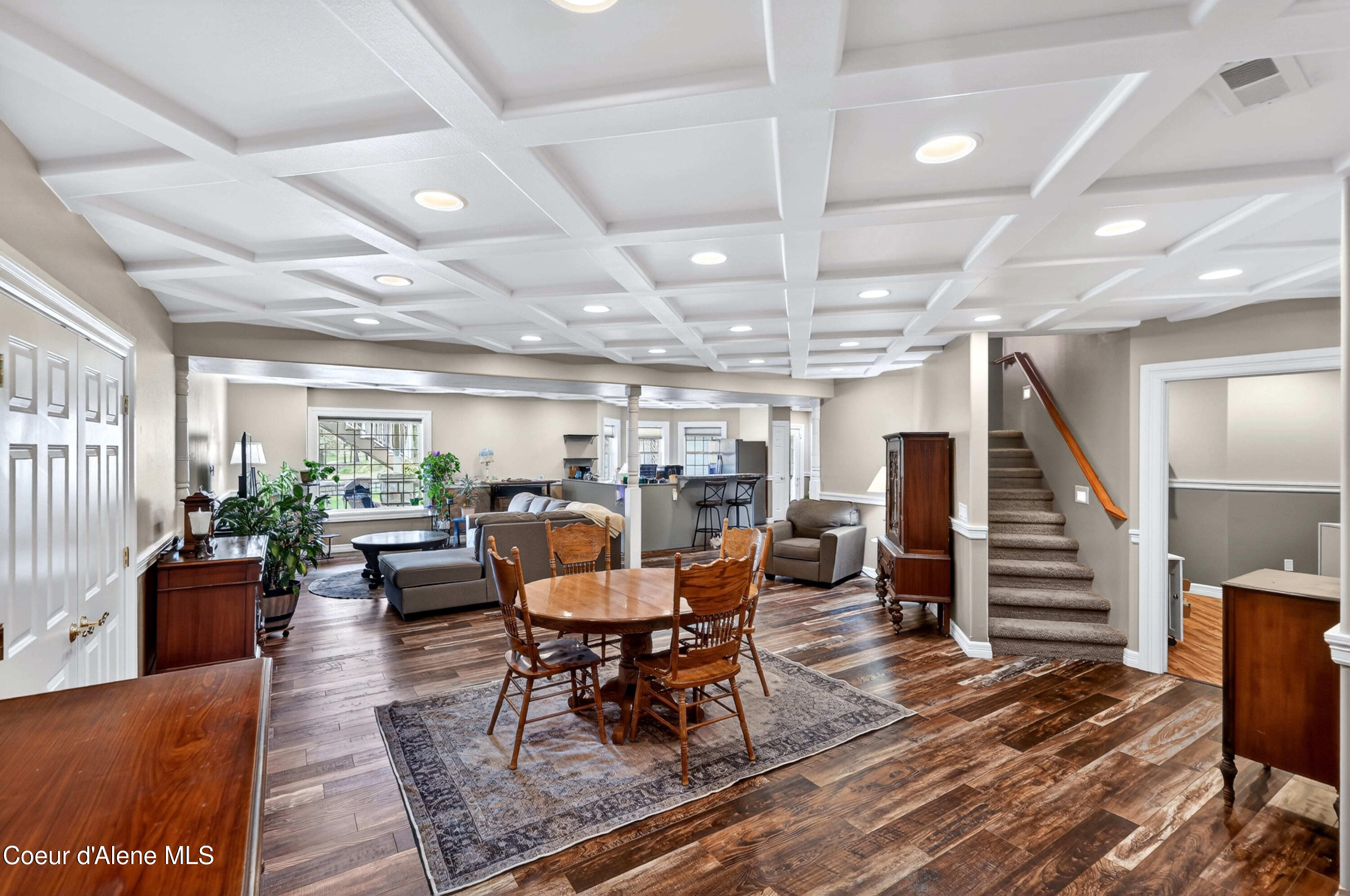 Medical Lake, Washington, 99022, United States, 5 Bedrooms Bedrooms, ,5 BathroomsBathrooms,Residential,Active,2043443