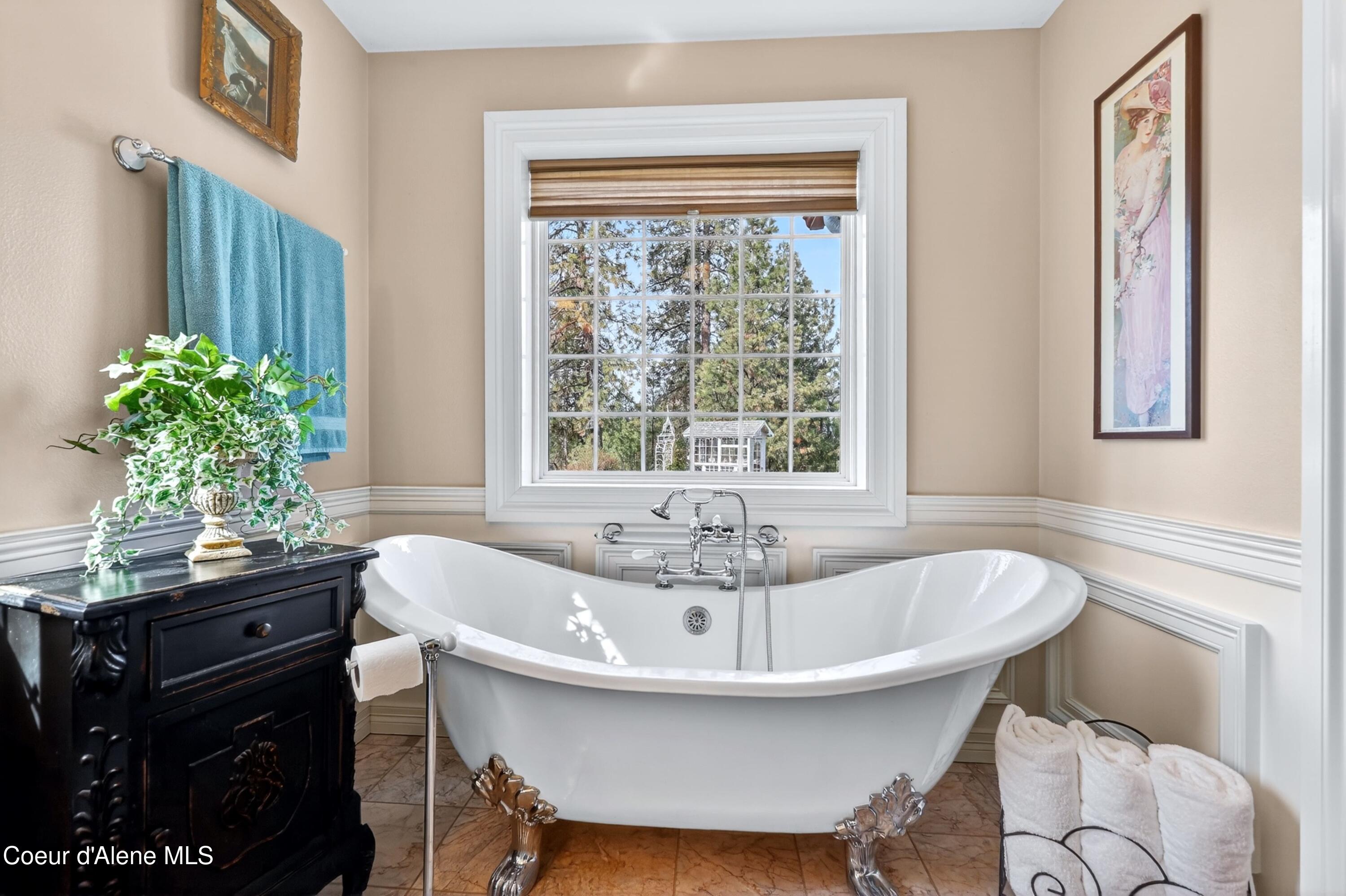 Medical Lake, Washington, 99022, United States, 5 Bedrooms Bedrooms, ,5 BathroomsBathrooms,Residential,Active,2043443