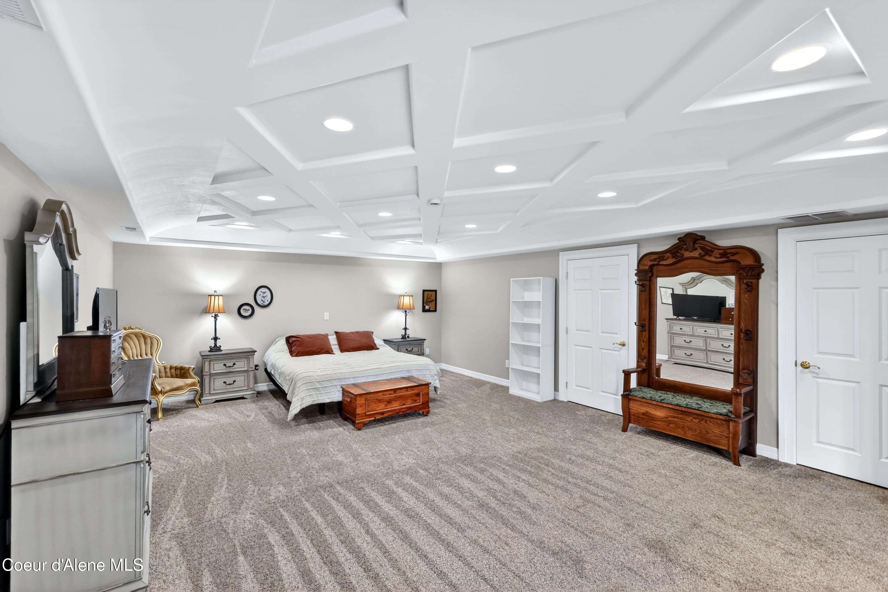 Medical Lake, Washington, 99022, United States, 5 Bedrooms Bedrooms, ,5 BathroomsBathrooms,Residential,Active,2043443